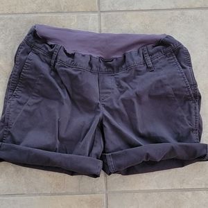 GAP maternity shorts